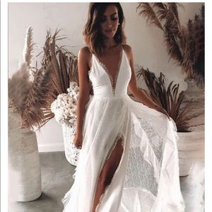 Sleeveless lace wedding gown